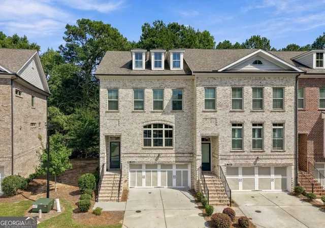 Townhouse for sale at 7950 Laurel Crk Dr, Johns Creek, GA 30024 | MLS# 10855351