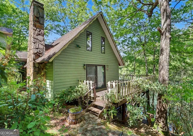Photo 3 of Sale Pending at 15 Imperial Ln, Clayton, GA 30525 | MLS# 10764423 | Listing updated on 2026-10-09