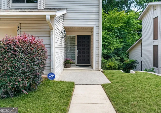 Townhouse for sale at 4075 Audubon Dr, Marietta, GA 30068 | MLS# 10805155