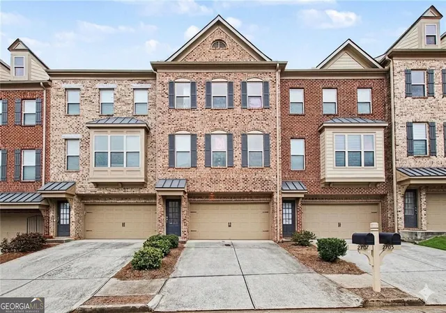 Homes for sale in Suwanee, GA | 2707 Hallwood Ln, Suwanee, GA 30024 | MLS# 10664802
