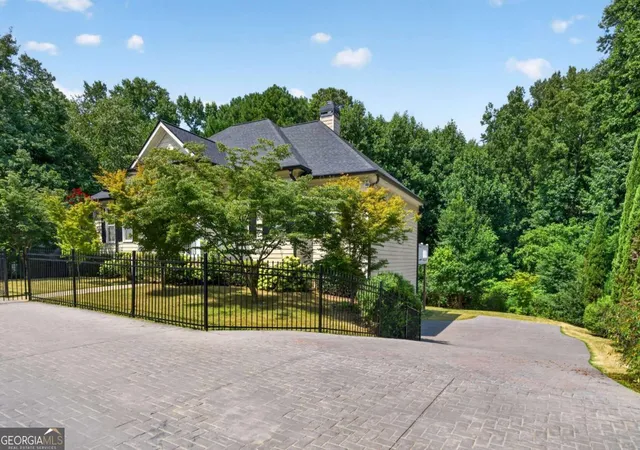 3rd image of 1880 Mayfield Rd, Alpharetta, GA 30009 | MLS# 10819105