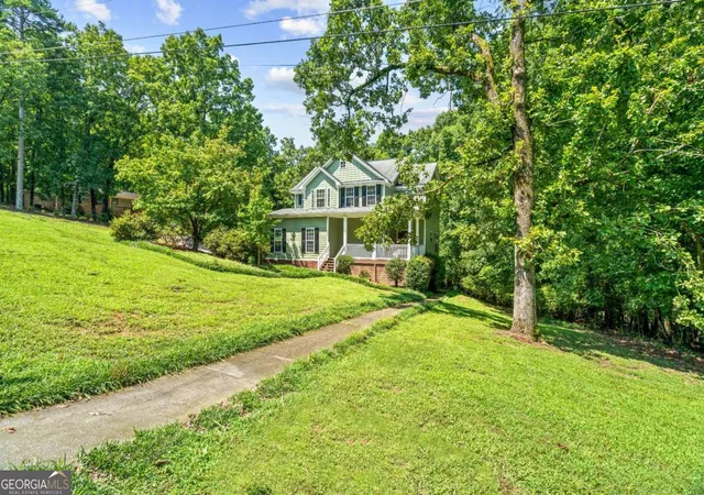 Photo 3 of Single family home for sale at 185 Thornwood Dr Se, Calhoun, GA 30701 | MLS# 10825348 | Listing updated on 2026-09-18