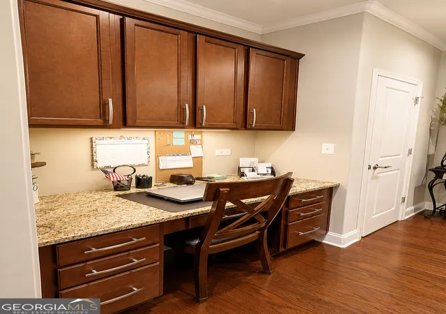 Listing Photo 5 - Condo for sale in building located at 2680 Middlecreek Wy, Cumming, GA 30041