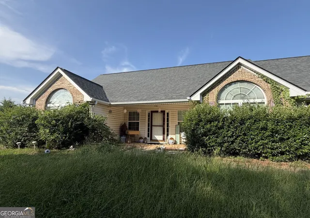 Photo 1 of Single family home for sale at 4404 Lowden Pt Point, Gainesville, GA 30506 | MLS# 10828768 | Listing updated on 2026-09-02