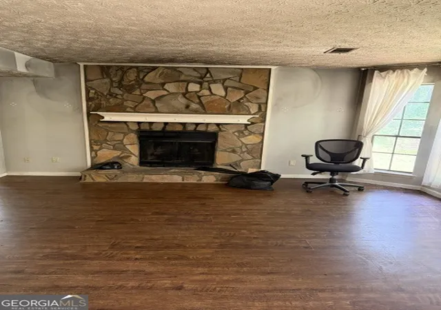3rd image of 210 Mimosa Dr, Fayetteville, GA 30214 | MLS# 10782666