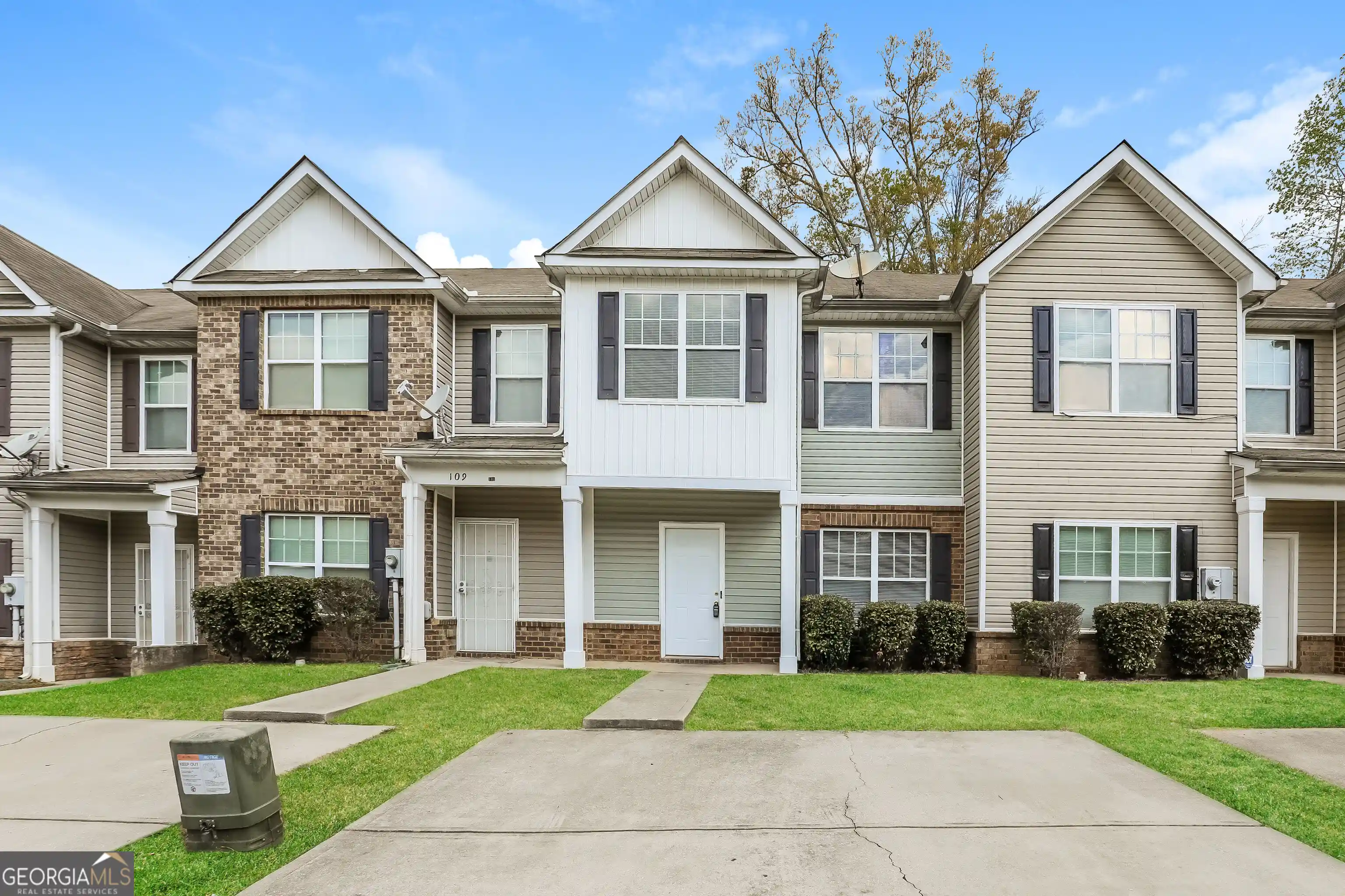 Photo 1 of Sale Pending at 107 Bagby Ct #107, Union City, GA 30291 | MLS# 10857362 | Listing updated on 2026-10-21