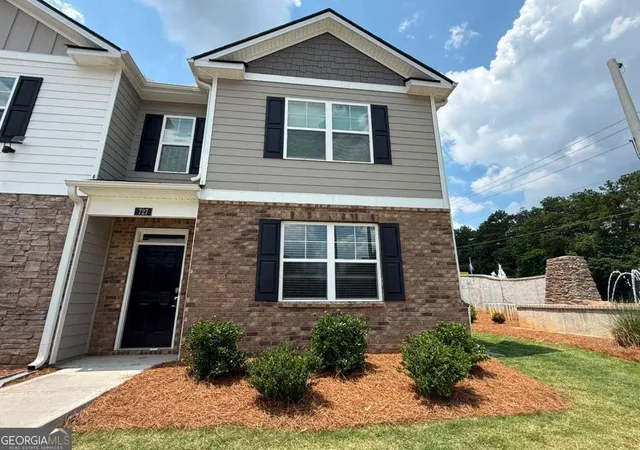 1st image of 727 Aura Trl, Lawrenceville, GA 30045 | MLS# 10818905