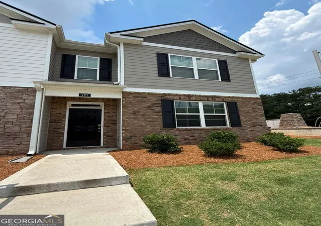 2nd image of 727 Aura Trl, Lawrenceville, GA 30045 | MLS# 10818905