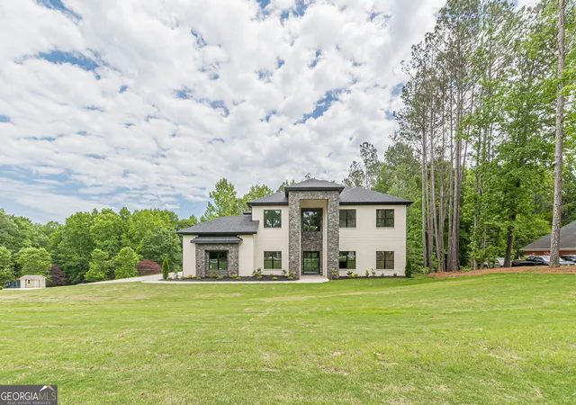 Photo 4 of Single family home for sale at 236 Kingscastle Dr, Ellenwood, GA 30294 | MLS# 10753610 | Listing updated on 2026-07-08
