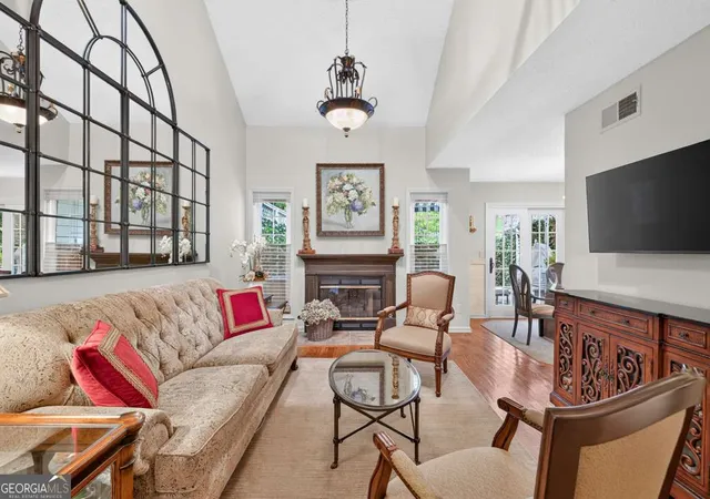 Photo 3 of Townhouse for sale at 868 Edgewater Cir, Marietta, GA 30062 | MLS# 10820597 | Listing updated on 2026-08-20