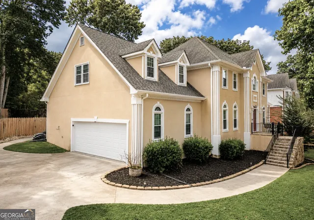 3rd image of 2121 Bennington Ct, Lawrenceville, GA 30043 | MLS# 10809444