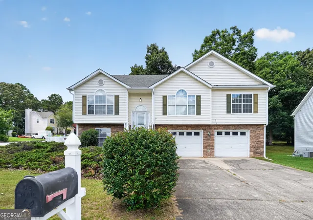 1st image of 10683 Redbud Ln, Jonesboro, GA 30238 | MLS# 10804163