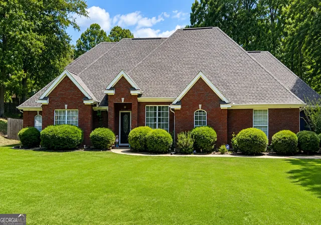 Homes for sale in Lanett, AL | 104 N 26th Ave, Lanett, AL 36863 | MLS# 10801422