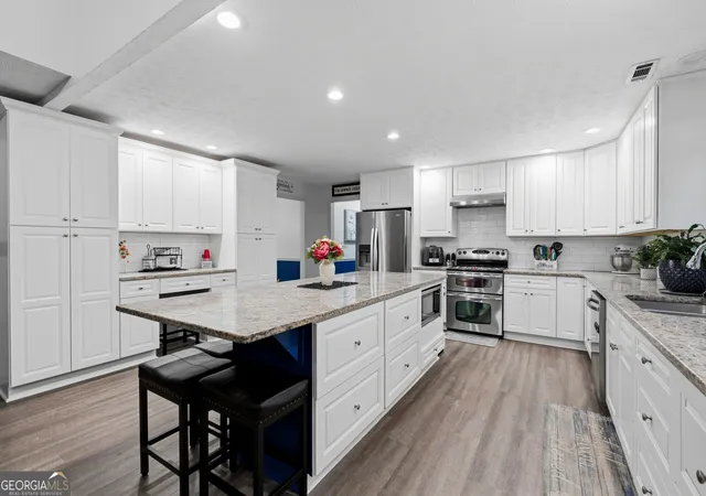 2nd image of 205 High Point Forest Dr, Covington, GA 30016 | MLS# 10828770