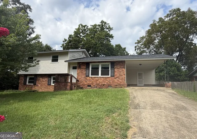 Photo 1 of Sale Pending at 215 Sunnydale Dr, Warner Robins, GA 31088 | MLS# 10832223 | Listing updated on 2026-09-02