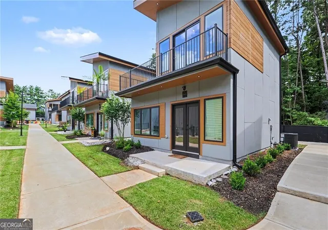 Photo 2 of Condo for sale at 6305 Shannon Pkwy #110, Union City, GA 30291 | MLS# 10807223 | Listing updated on 2026-08-31