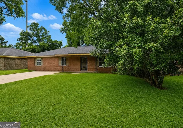 Photo 3 of Sale Pending at 1903 Cimarron St, Savannah, GA 31405 | MLS# 10830150 | Listing updated on 2026-09-11