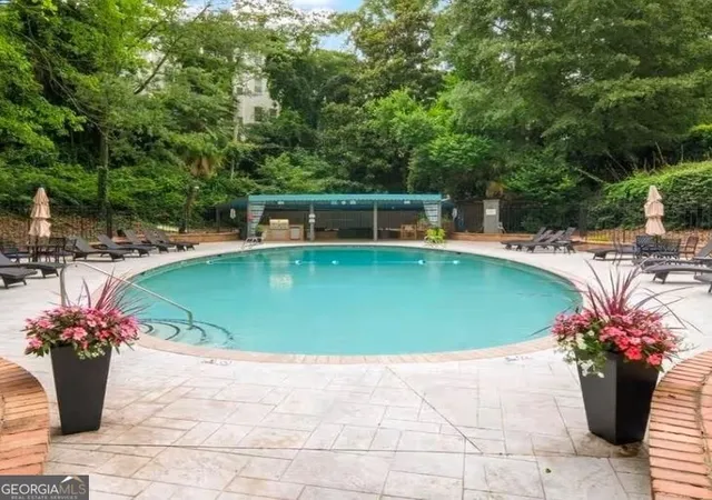 Listing Photo 2 - Condo for sale in building located at 3530 Piedmont Rd Ne, Atlanta, GA 30305 - Unit #M1