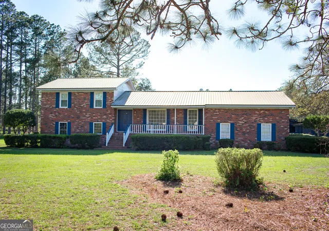 Homes for sale in Blackshear, GA | 2110 Ware St, Blackshear, GA 31516 | MLS# 10774972
