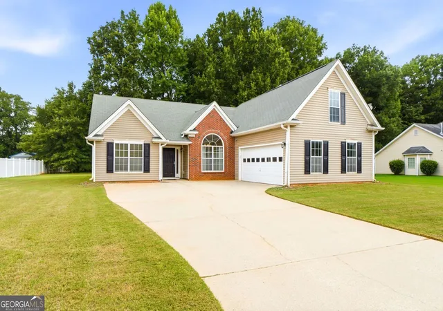 2nd image of 260 Sandstone Dr, Hampton, GA 30228 | MLS# 10806223