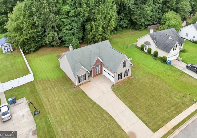 3rd image of 260 Sandstone Dr, Hampton, GA 30228 | MLS# 10806223