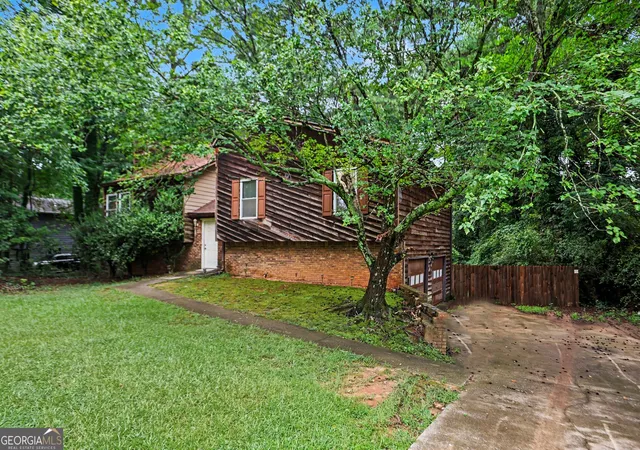 Photo 2 of Single family home for sale at 5894 Sutton Dr, Douglasville, GA 30135 | MLS# 10815978 | Listing updated on 2026-09-13