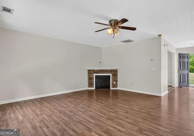 Photo 3 of Sale Pending at 403 Avant Nw, Eatonton, GA 31024 | MLS# 10823931 | Listing updated on 2026-09-07