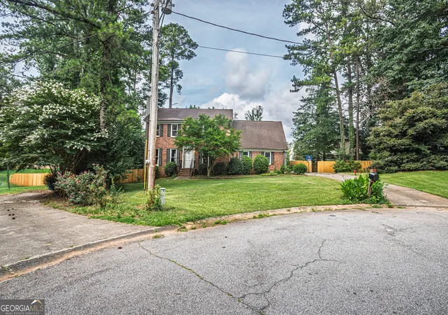 Photo 3 of Single family home for sale at 3170 Pine Cove Ct Sw, Lilburn, GA 30047 | MLS# 10807048 | Listing updated on 2026-08-24