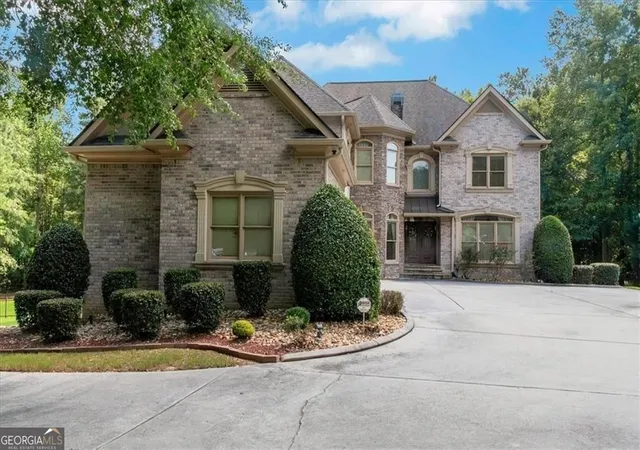 Photo 3 of Single family home for sale at 40 Waterside Pl, Oxford, GA 30054 | MLS# 10825623 | Listing updated on 2026-09-11