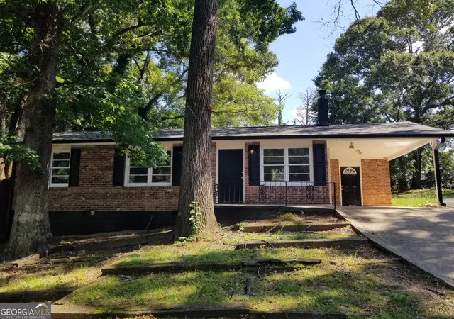 2nd image of 2581 Oak Cir, Ellenwood, GA 30294 | MLS# 10797100
