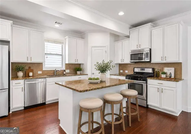 Photo 4 of Single family home for sale at 3534 S Sherwood Rd Se, Smyrna, GA 30082 | MLS# 10797376 | Listing updated on 2026-09-17