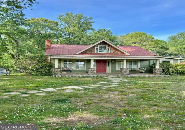 Photo 3 of Sale Pending at 1401 Alec Mountain Rd, Clarkesville, GA 30523 | MLS# 10820154 | Listing updated on 2026-08-21