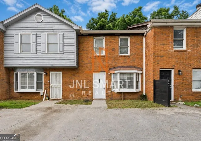 Photo 1 of Townhouse for sale at 667 Hunting Crk Ln Se, Conyers, GA 30013 | MLS# 10793828 | Listing updated on 2026-10-28