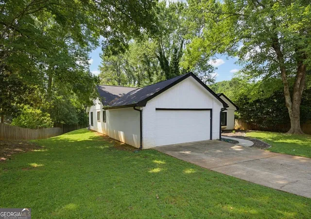 Photo 3 of Single family home for sale at 120 Softwood Cir, Roswell, GA 30076 | MLS# 10795673 | Listing updated on 2026-09-04