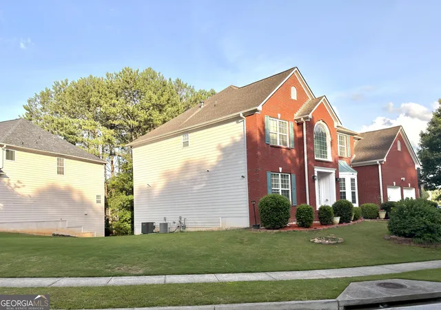 3rd image of 385 Simonton Crest Dr, Lawrenceville, GA 30045 | MLS# 10781771
