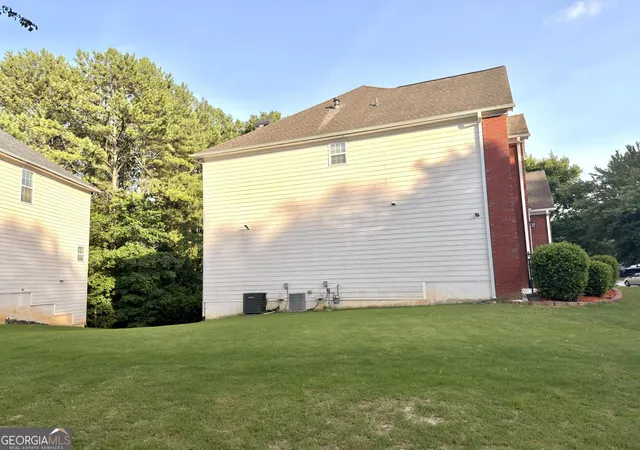 4th image of 385 Simonton Crest Dr, Lawrenceville, GA 30045 | MLS# 10781771
