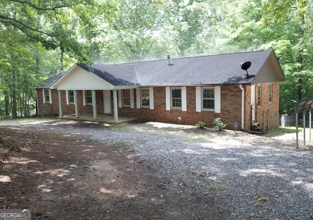 Homes for sale in Cornelia, GA | 240 Bent Oak Dr, Cornelia, GA 30531 | MLS# 10789172