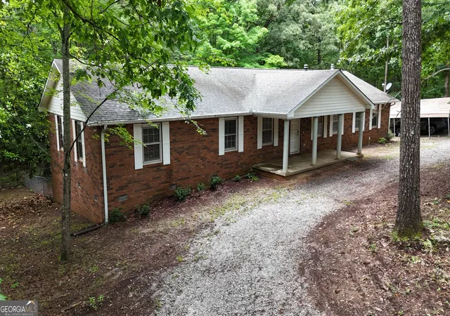 Homes for sale in Cornelia, GA | 240 Bent Oak Dr, Cornelia, GA 30531 | MLS# 10789172