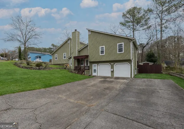 Photo 2 of Single family home for sale at 3720 Quail Hollow Trl, Snellville, GA 30039 | MLS# 10774252 | Listing updated on 2026-08-29