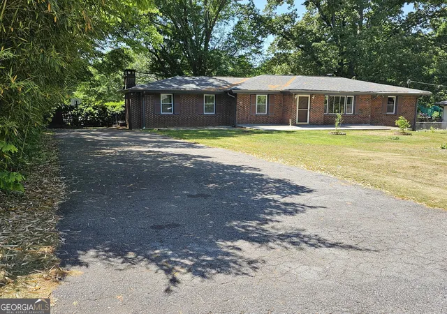 2nd image of 2498 Johnson Dr, Atlanta, GA 30340 | MLS# 10814830