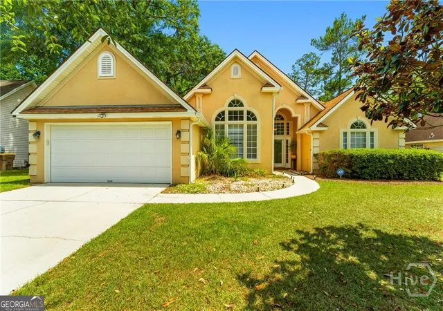 Photo 2 of Single family home for sale at 10 Fox Hound Ct, Pooler, GA 31322 | MLS# 10771703 | Listing updated on 2026-07-03