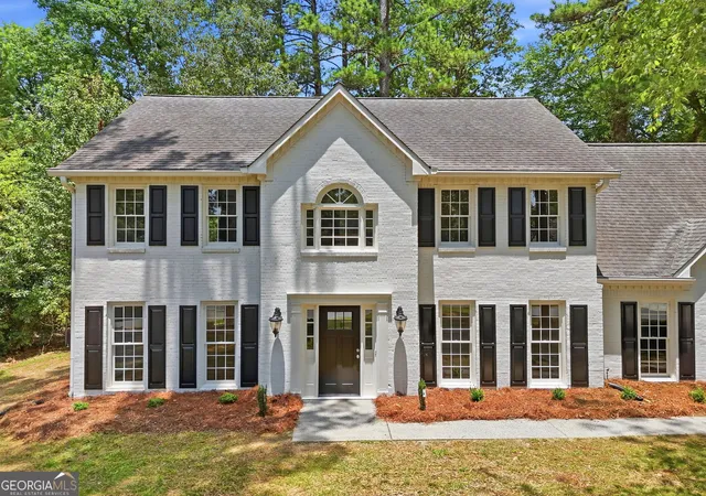Photo 4 of Single family home for sale at 4933 Willow Crk Dr, Woodstock, GA 30188 | MLS# 10796372 | Listing updated on 2026-09-10