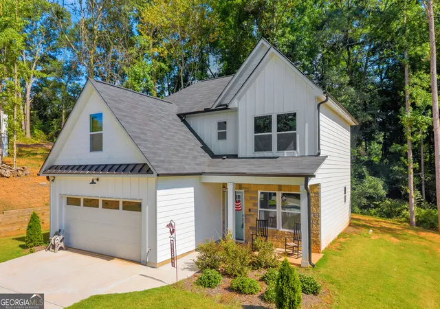 Single family home for sale at 206 College Hts, Royston, GA 30662 | MLS# 10834456