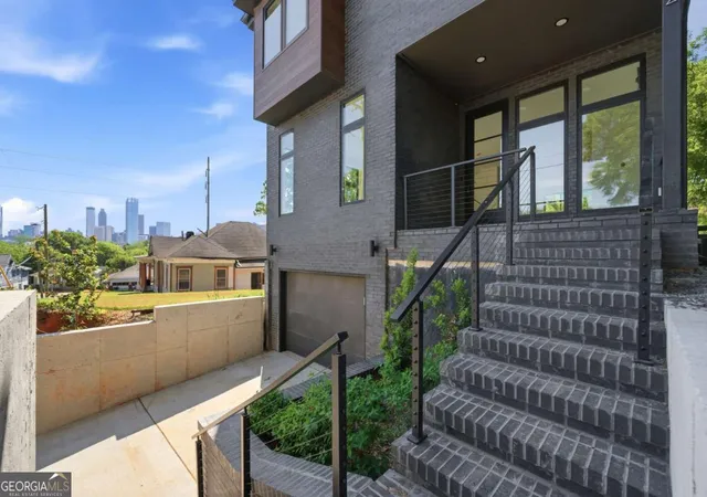 4th image of 702 Foundry St Nw, Atlanta, GA 30314 | MLS# 10787745