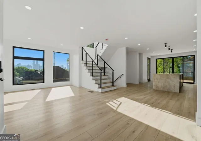 5th image of 702 Foundry St Nw, Atlanta, GA 30314 | MLS# 10787745