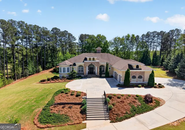 Homes for sale in Peachtree City, GA | 202 Carriage Ln, Peachtree City, GA 30269 | MLS# 10730766