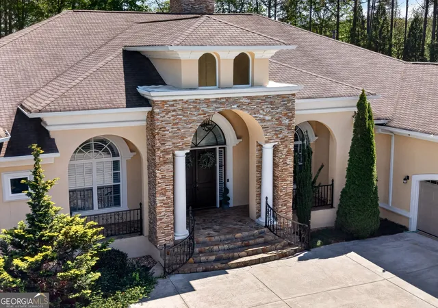 Homes for sale in Peachtree City, GA | 202 Carriage Ln, Peachtree City, GA 30269 | MLS# 10730766