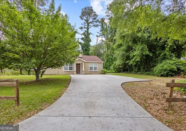 3rd image of 4348 Midway Rd, Douglasville, GA 30134 | MLS# 10817232