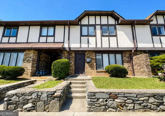 Photo 1 of Condo for sale at 1809 Ashborough Cir Se #c #C, Marietta, GA 30067 | MLS# 10835520 | Listing updated on 2026-09-11