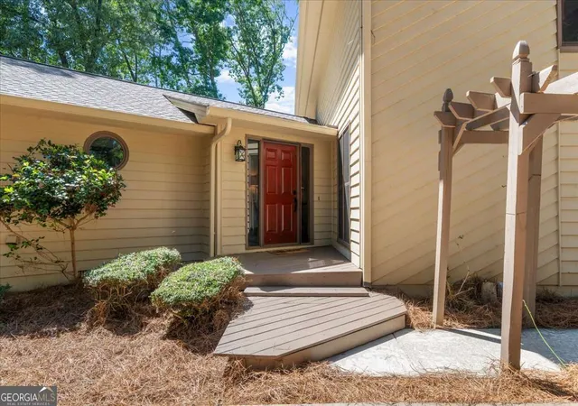 Photo 4 of Single family home for sale at 5573 Hidden Harbor Landing, Gainesville, GA 30504 | MLS# 10766292 | Listing updated on 2026-08-13